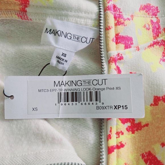 Making The Cut Drop Sleeves Boxy Half Zip Sweatshirt - Picture 4 of 6